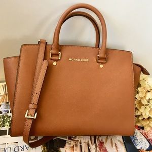 Michael Kors Luggage Large Selma